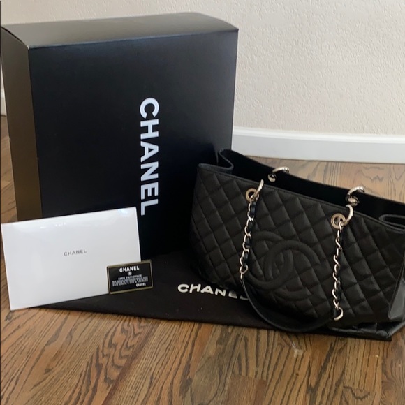 CHANEL Handbags - CHANEL GST Large Shopping Tote